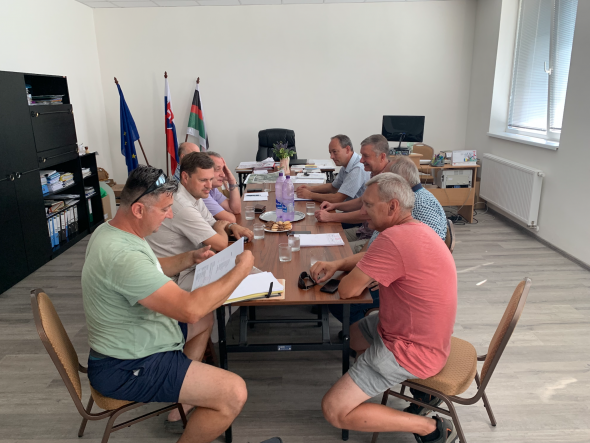 Pracovné stretnutie - pokračovanie kanalizácie v obci Pracovné stretnutie - pokračovanie kanalizácie v obci